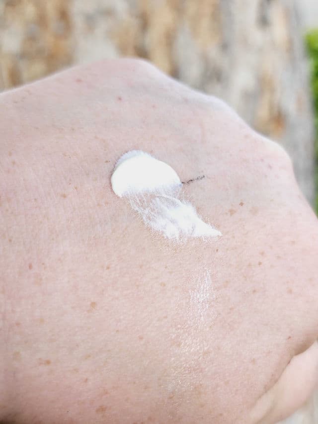 Kiehl's Ultra Facial Cream SPF 30 review photo by Researching4Beauty
