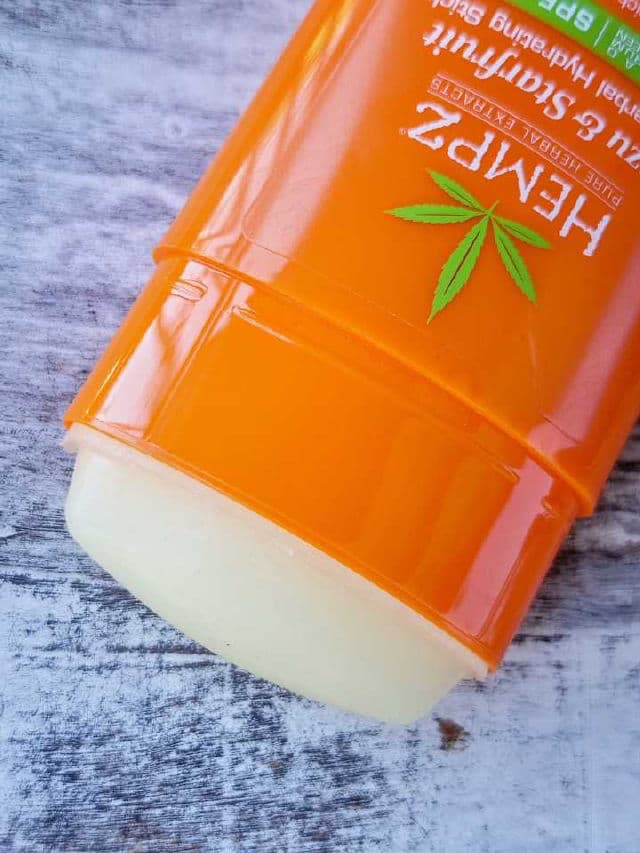 Hempz Yuzu & Starfruit Daily Herbal Hydrating Stick Broad Spectrum SPF 30 review photo by Researching4Beauty