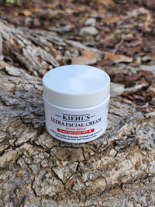 Kiehl's Ultra Facial Cream SPF 30 review photo by Researching4Beauty