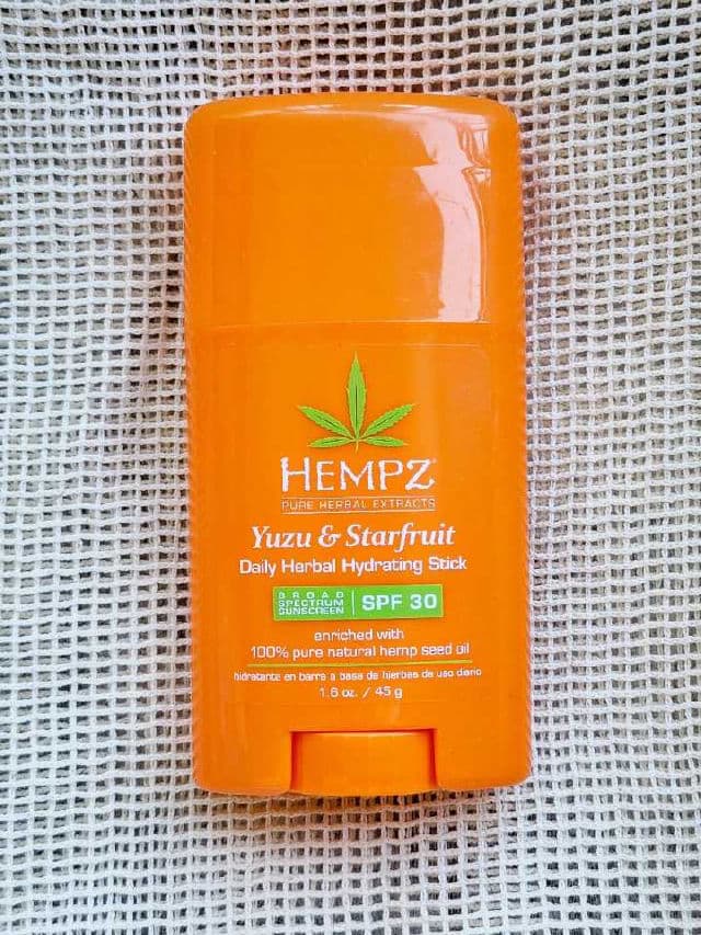 Hempz Yuzu & Starfruit Daily Herbal Hydrating Stick Broad Spectrum SPF 30 review photo by Researching4Beauty