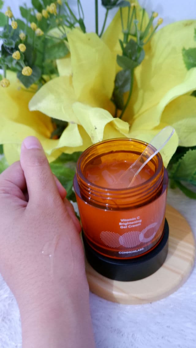 COMMONLABS Vitamin C Brightening Gel Cream review photo by Siitha