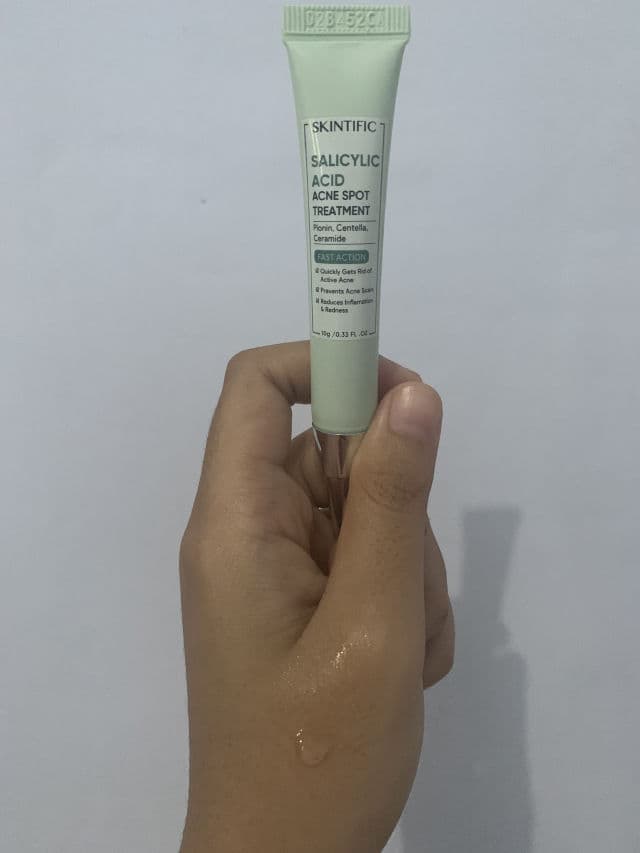 Skintific 2% Salicylic Acid Acne Spot Treatment Gel review photo by Siitha