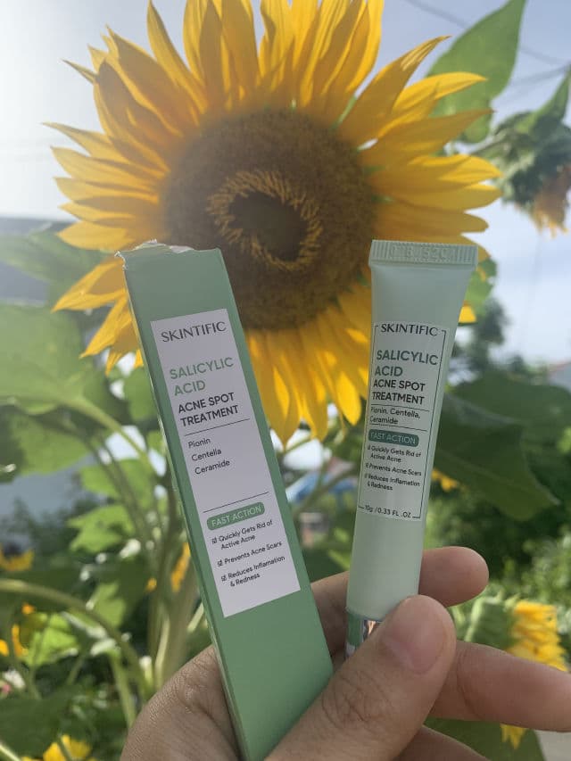 Skintific 2% Salicylic Acid Acne Spot Treatment Gel review photo by Siitha