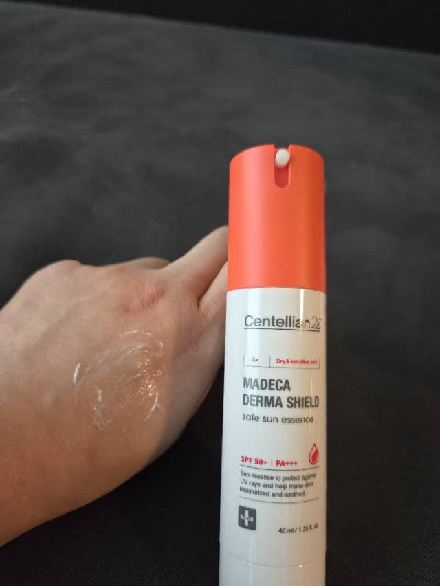 Centellian24 Madeca Derma Shield Sun Essence 40ml SPF50+ PA+++ review photo by thec9life