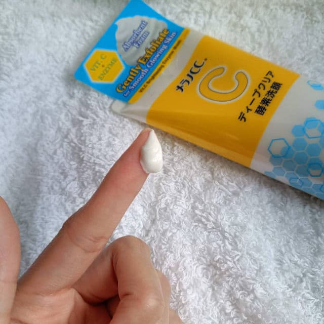 Vitamin C Brightening Enzyme Face Wash product review