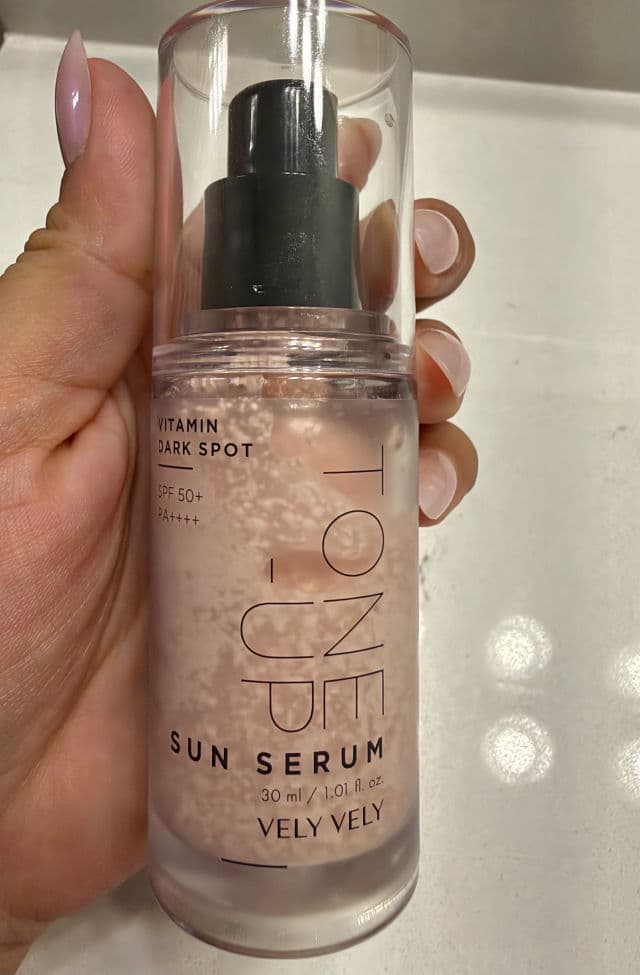 Vely Vely Vitamin Dark Spot Tone-Up Sun Serum review photo by Gennerodas