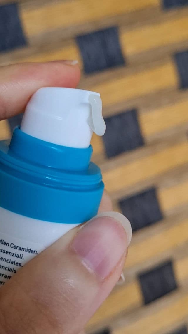 CeraVe Resurfacing Retinol Face Serum review photo by glowandsunshine