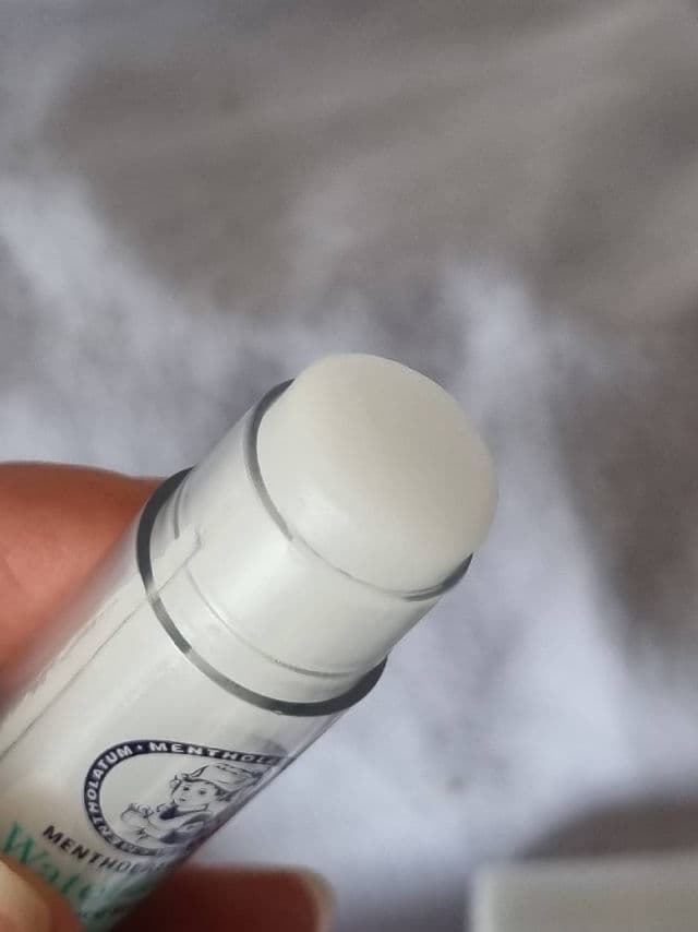 Rohto Water Lip Balm SPF 20 PA++ review photo by glowandsunshine