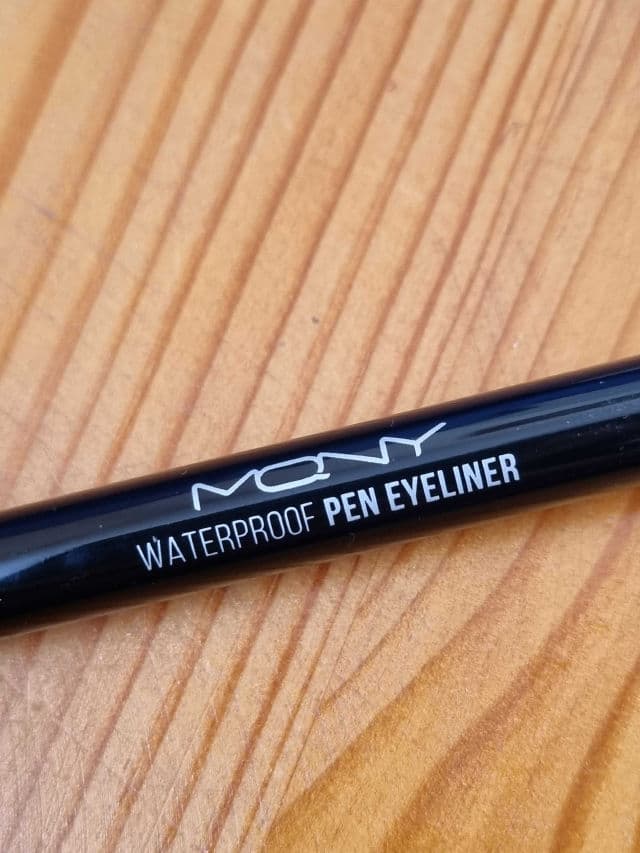 MACQUEEN Waterproof Pen Eyeliner review photo by glowandsunshine