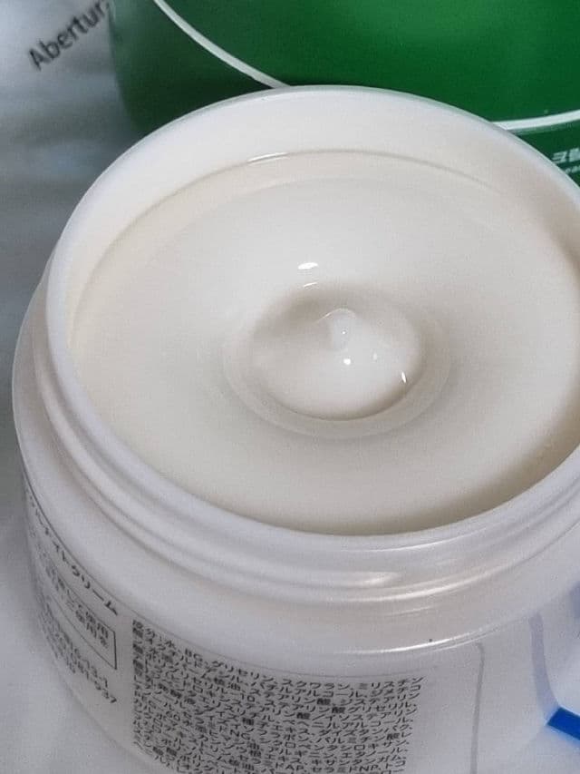 SANA Soy Milk 6 In 1 Moisture Gel Cream review photo by glowandsunshine