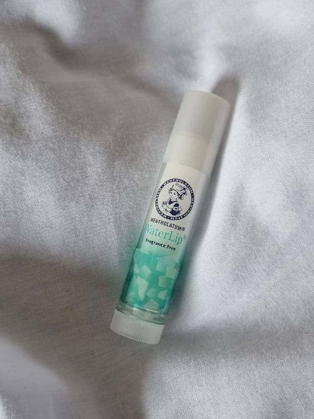 Rohto Water Lip Balm SPF 20 PA++ review photo by glowandsunshine