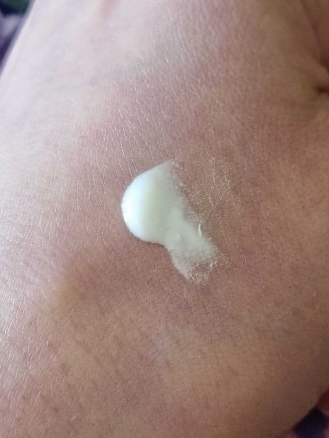 La Roche-Posay Cicaplast Baume B5+ review photo by glowandsunshine