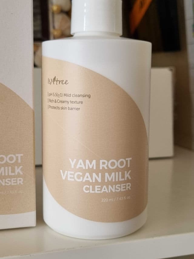 ISNTREE Yam Root Vegan Milk Cleanser review photo by glowandsunshine