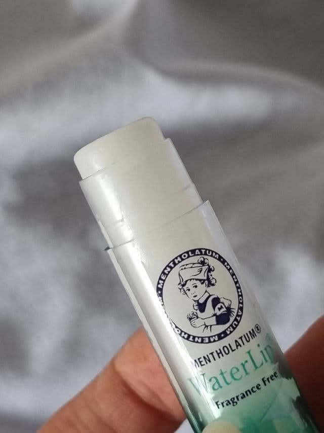 Rohto Water Lip Balm SPF 20 PA++ review photo by glowandsunshine