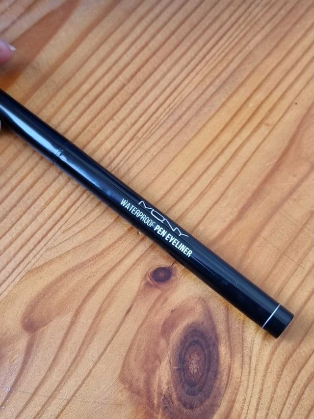 MACQUEEN Waterproof Pen Eyeliner review photo by glowandsunshine