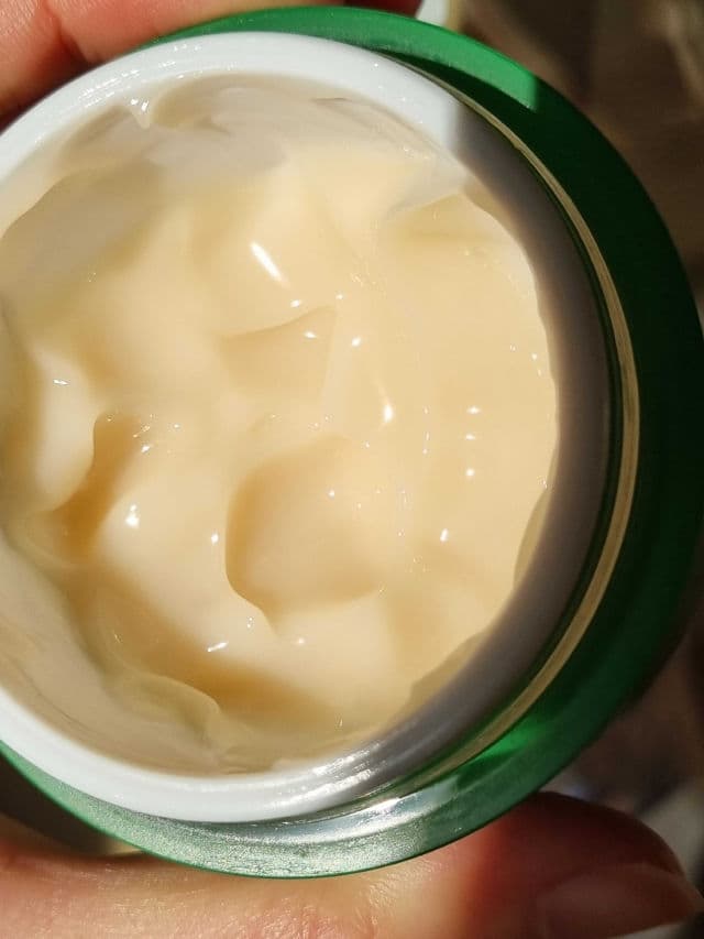 Milk Touch Hedera Helix Relaxing Cream review photo by glowandsunshine