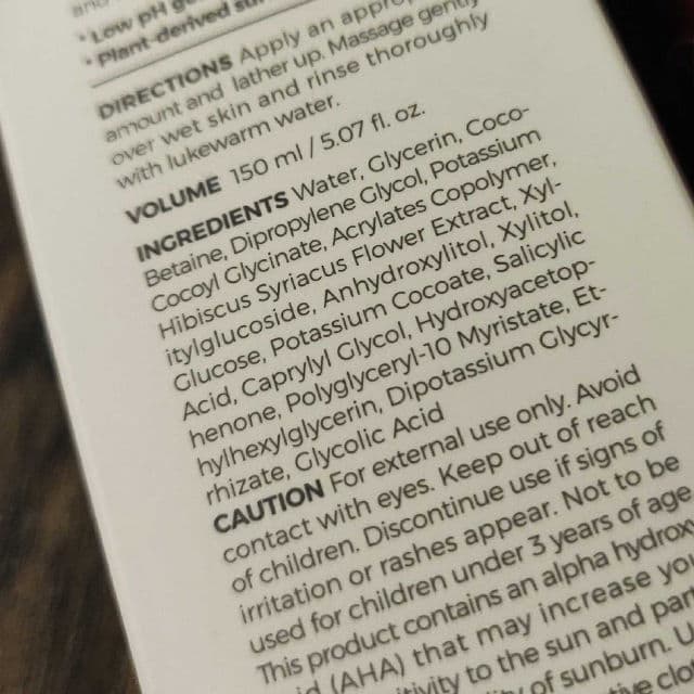 SNP Salicylic Gel Cleanser review photo by RubyonWings