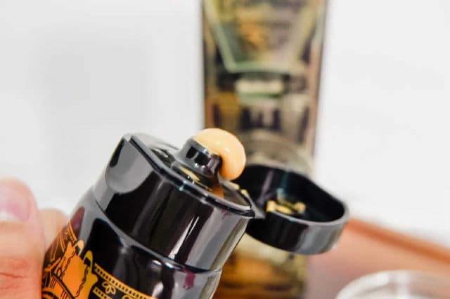 ELIZAVECCA Hell-Pore Longolongo Gronique Gold Mask Pack review photo by thebellememoirs