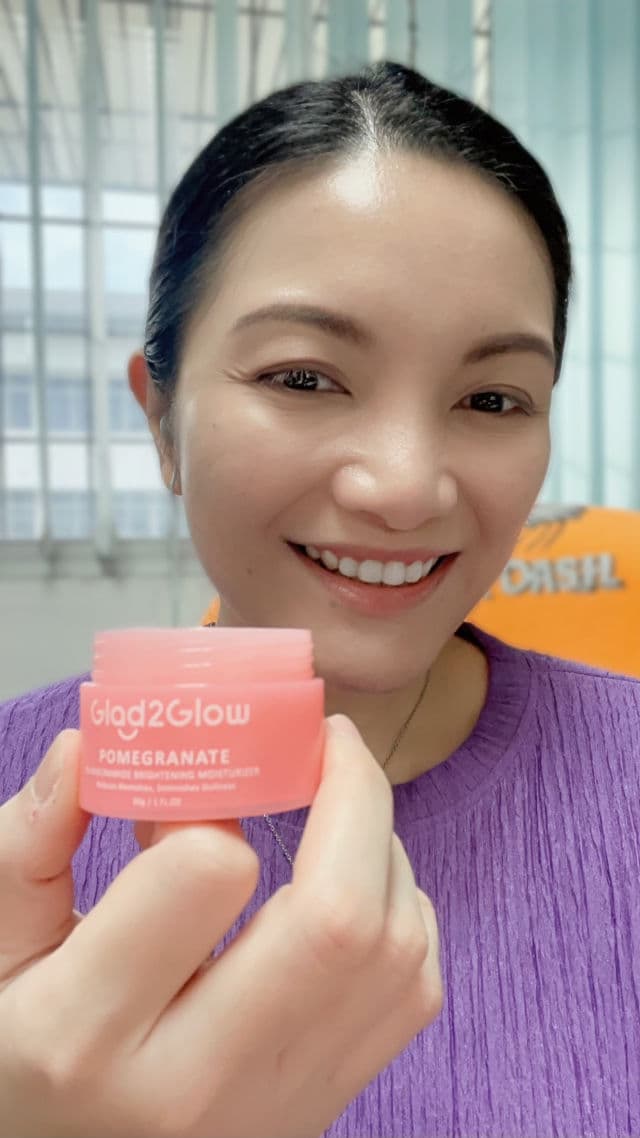 Glad2Glow Pomegranate 5% Niacinamide Brightening Moisturizer review photo by dayverampas