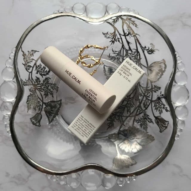 Hue Calm Vegan Essential Lip Balm review photo by Ssuskin