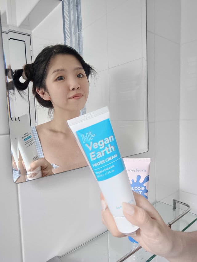 Audrey & Young Hi Vegan Earth Water Cream review photo by Jenxel