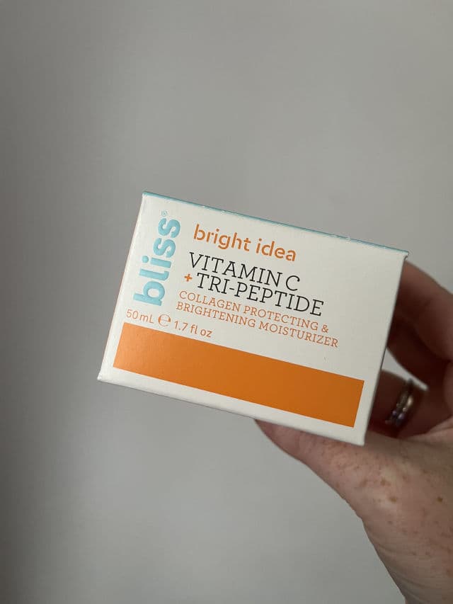 Bliss Bright Idea Vitamin C + Tri-Peptide Collagen Protecting & Brightening Moisturizer review photo by Katiemidlands