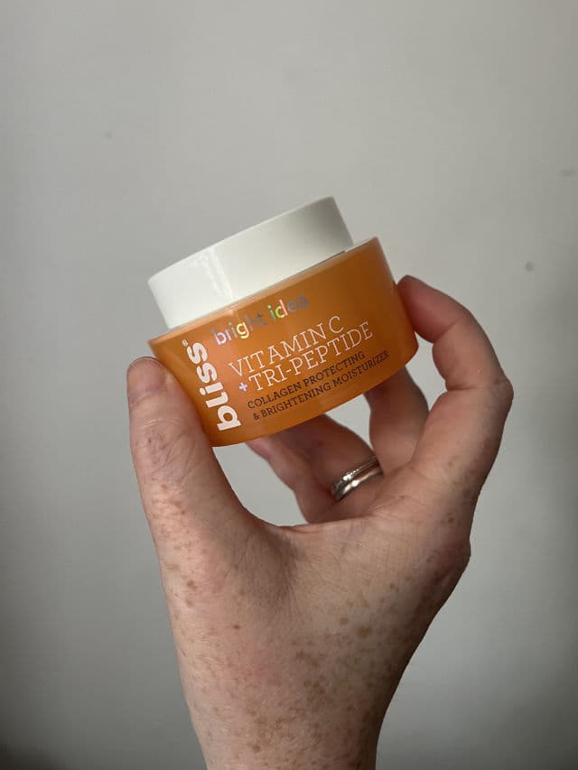 Bliss Bright Idea Vitamin C + Tri-Peptide Collagen Protecting & Brightening Moisturizer review photo by Katiemidlands