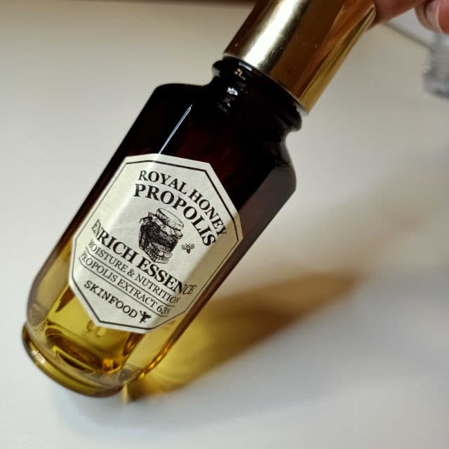SKINFOOD Royal Honey Propolis Enrich Essence review photo by Nickypicks