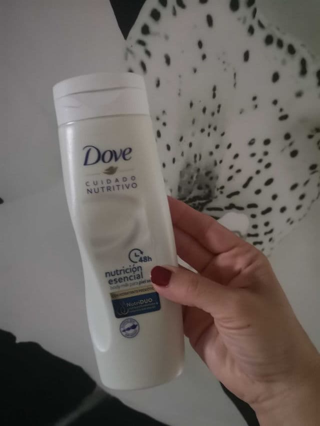 Dove Nourishing Body Care Essential Body Lotion review photo by Beats