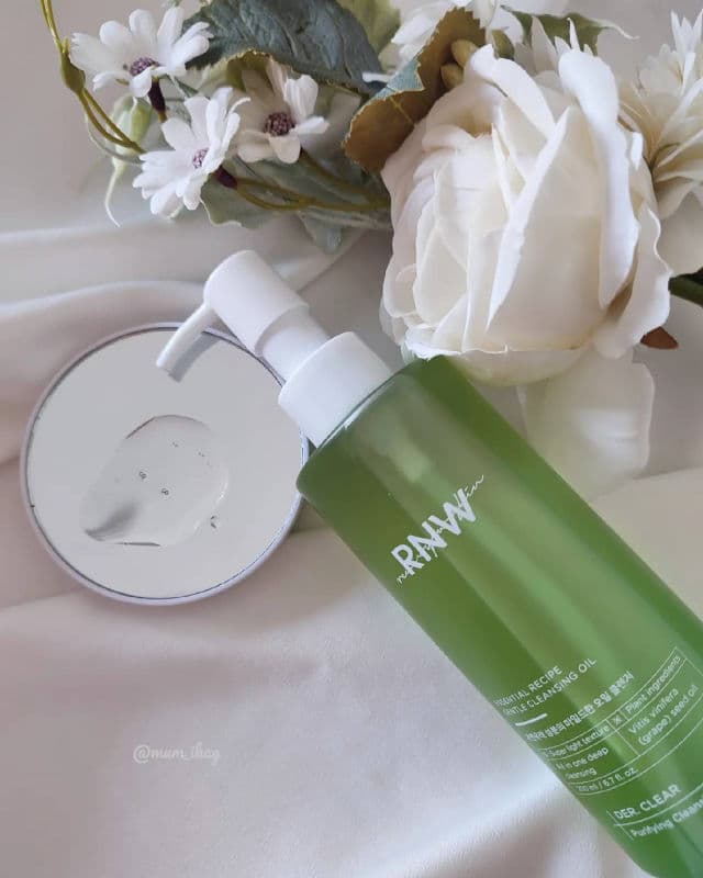 RNW DER. CLEAR Purifying Cleansing Oil review photo by Mumikag