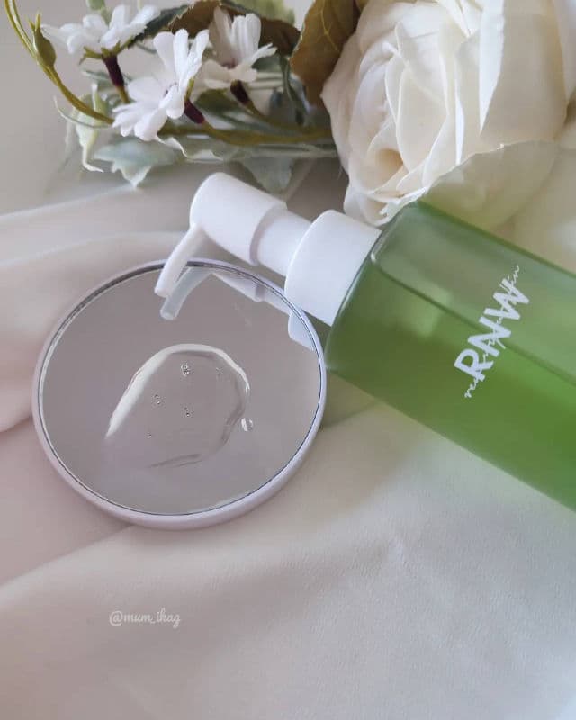 RNW DER. CLEAR Purifying Cleansing Oil review photo by Mumikag