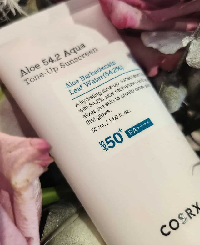 COSRX Aloe 54.2 Aqua Tone-up Sunscreen SPF50+ PA++++ review photo by serene1126