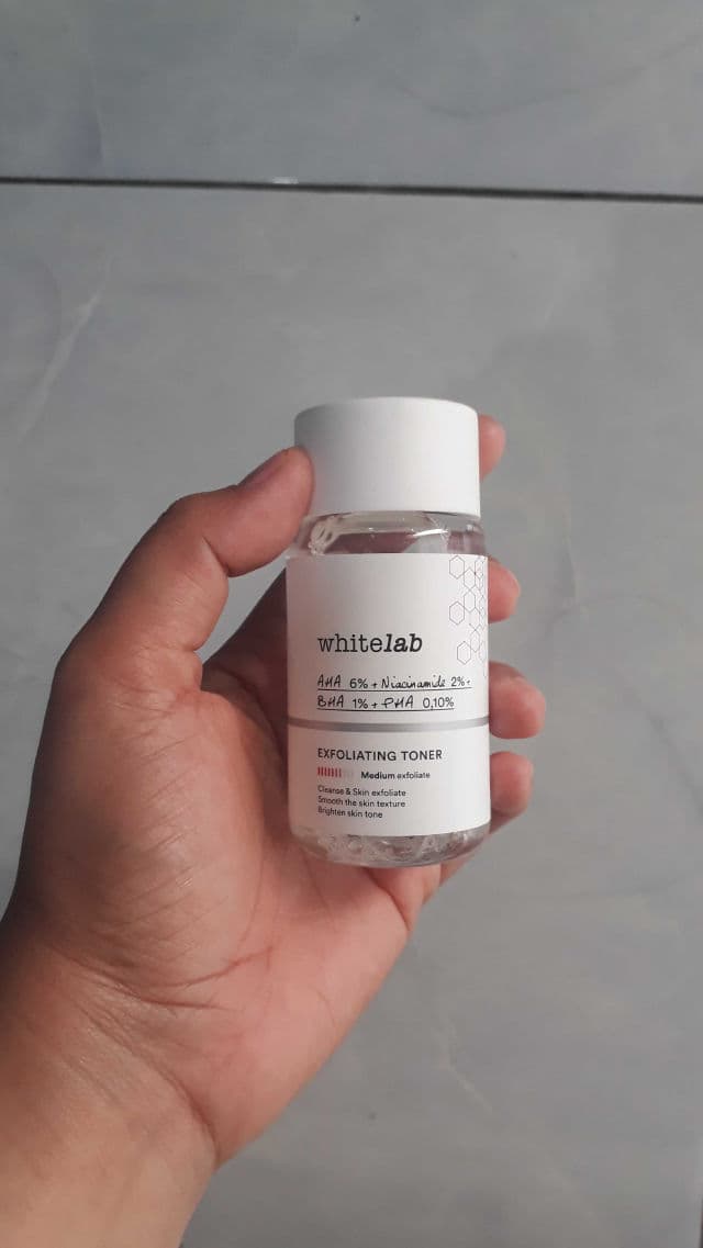 whitelab  Exfoliating Toner review photo by vita92
