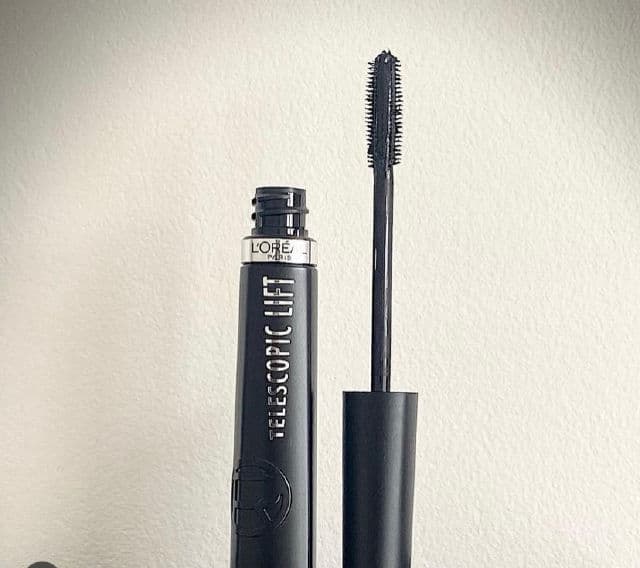 Max Factor 2000 Calorie Dramatic Volume Mascara review photo by mishii