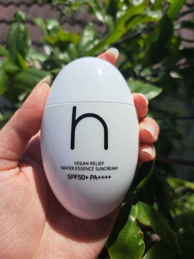 Hamel Vegan Relief Water Essence Sun Cream SPF50+ PA++++ review photo by HanYu12
