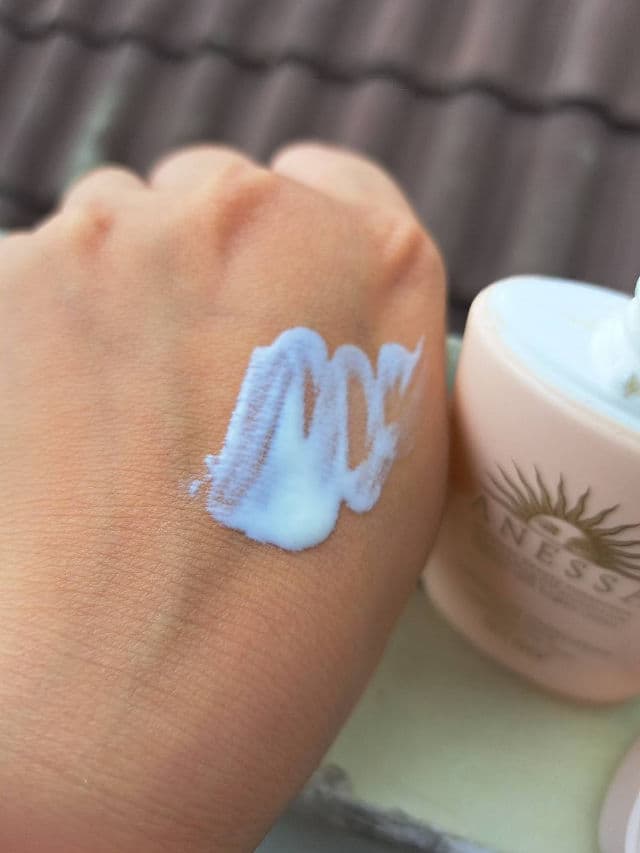 Anessa Perfect UV Mild Milk N SPF 50 review photo by HanYu12