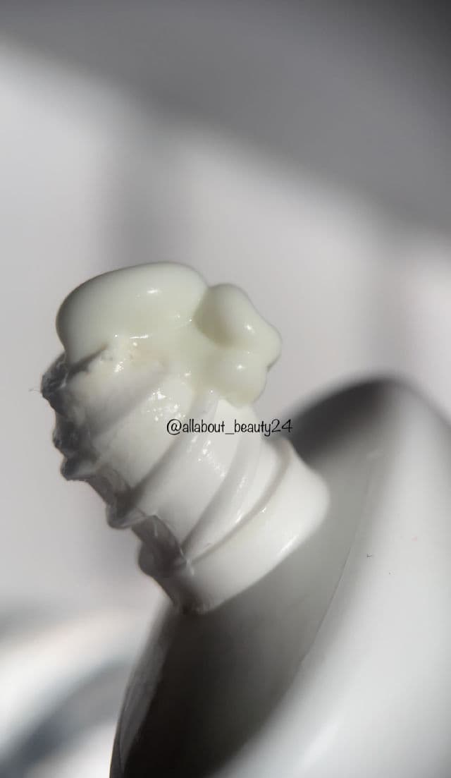 Heimish Moringa Ceramide Hyaluronic Hydrating Watery Sunscreen SPF50+ PA++++ review photo by TDK