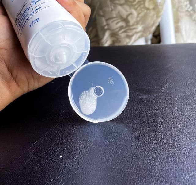 Neutrogena Deep Clean Hydrating Foaming Cleanser review photo by TDK