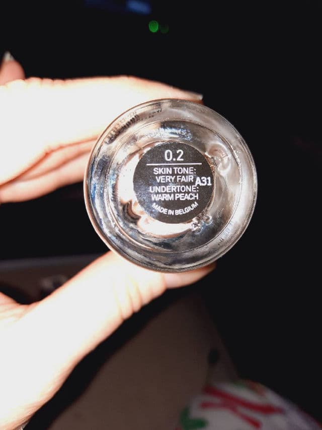 Smashbox Studio Skin 24 Hour Wear Hydrating Foundation review photo by magentared666