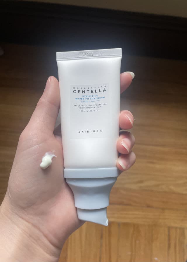 SKIN1004 Madagascar Centella Hyalu-Cica Water-Fit Sun Serum SPF50+ PA++++ review photo by CaitlynF