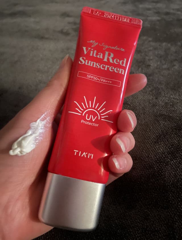 TIAM My Signature Vita Red Sunscreen SPF50+ PA+++ review photo by CaitlynF