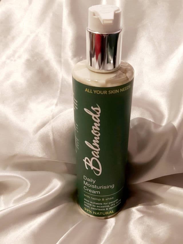 Balmonds Daily Moisturising Cream review photo by cariadsbeauty
