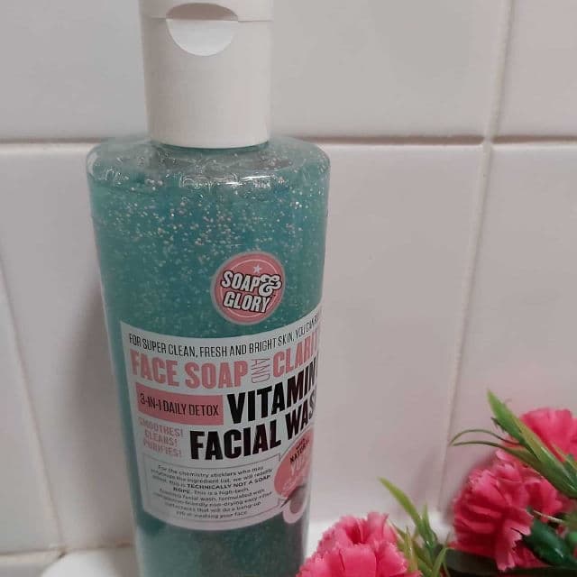 Boots Soap & Glory Face Soap and Clarity 3-in-1 Daily Detox Vitamin C Facial Wash Refreshing Chamomile & Mint review photo by cariadsbeauty