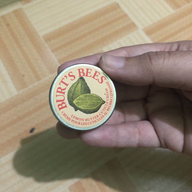 Burt's Bees Lemon Butter Cuticle Cream review photo by Yssaaa