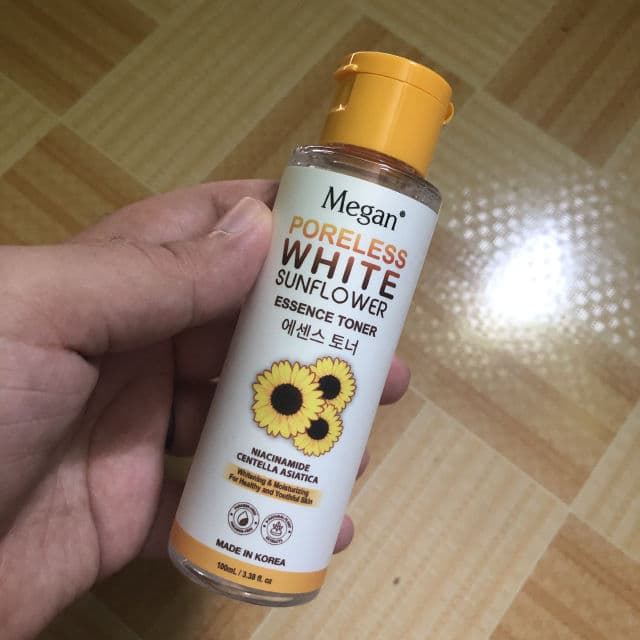 Megan Poreless White Sunflower Essence Toner  review photo by Yssaaa
