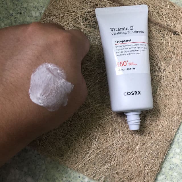 Vitamin E Vitalizing Sunscreen SPF50+ product review