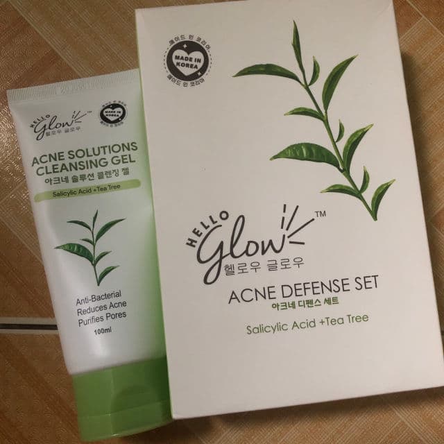 Hello Glow Acne Solutions Cleansing Gel review photo by Yssaaa