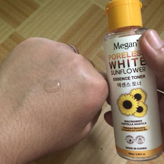 Megan Poreless White Sunflower Essence Toner  review photo by Yssaaa
