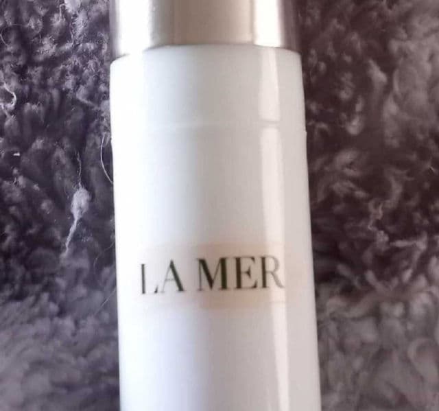La Mer The Hydrating Infusion review photo by NicoleDoedli