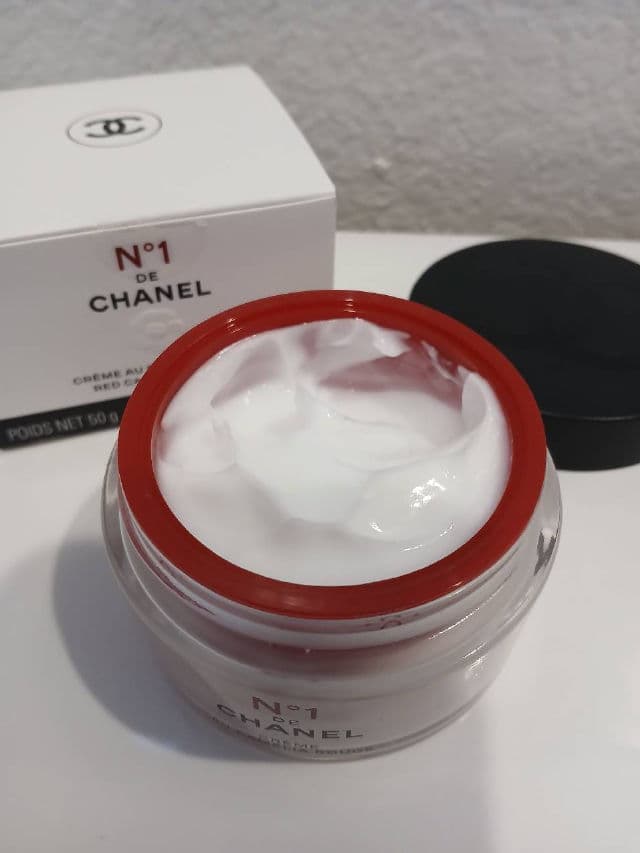 Chanel N°1 de Chanel Revitalizing Cream review photo by PattiL